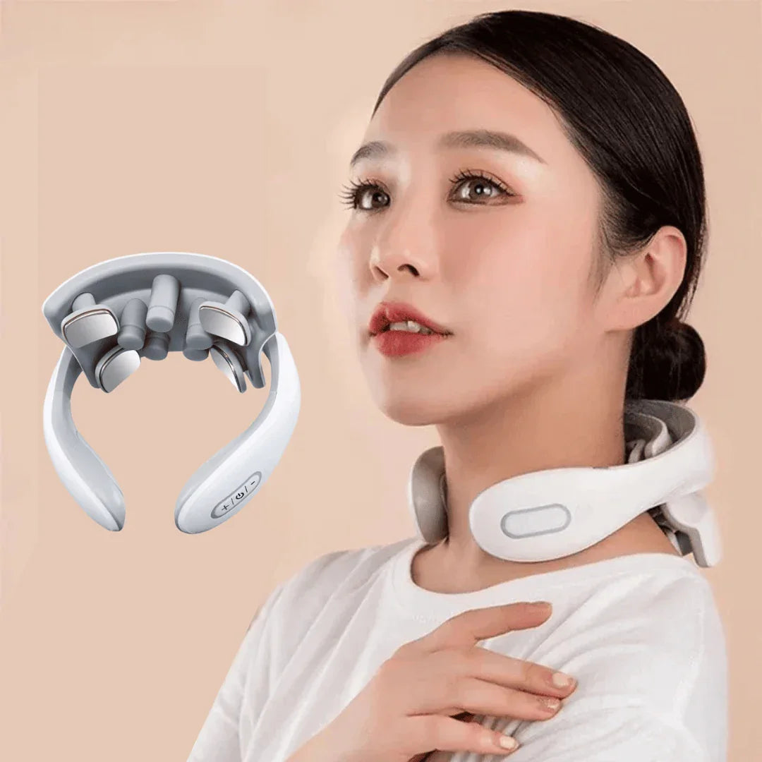 Mulher usando massageador cervical elétrico branco e close do aparelho, fundo bege.