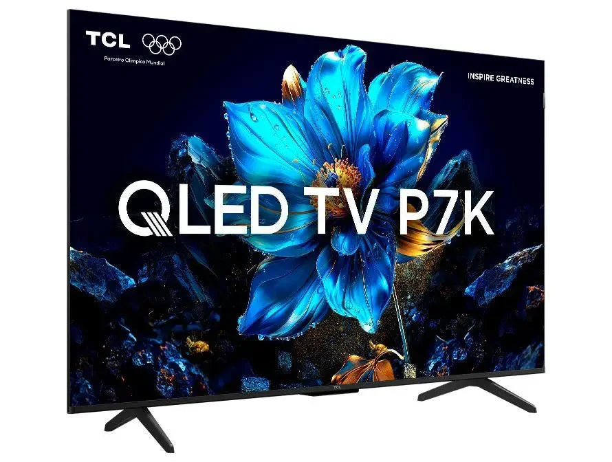 Smart TV TCL QLED P7K com tela grande, flor azul vibrante exibida, design moderno