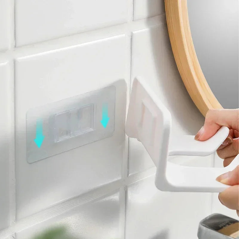 Suporte adesivo branco para parede de azulejo em banheiro moderno, fácil instalação
